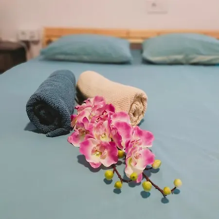 Cactus 2 Bedroom Apartment On Calle San Miguel Minutes From The Beach By Namaste Elite Torremolinos Extérieur photo